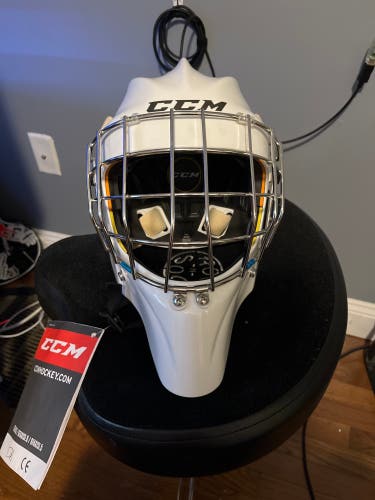 New CCM Axis Pro Goalie Mask Medium