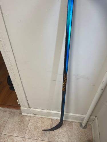 New Bauer Left Hand P92M Nexus Sync Hockey Stick