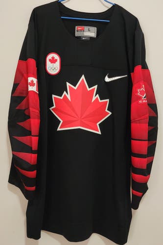 Men's Large Nike Team Canada 2018 Olympics Jersey