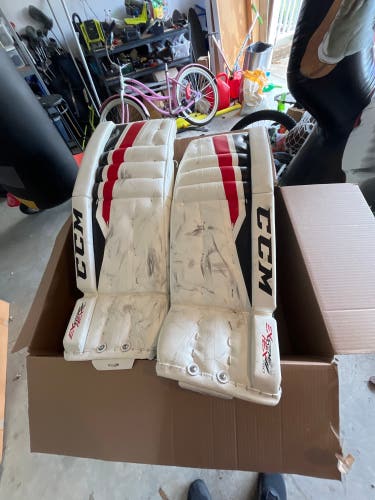 Used 32" CCM Extreme Flex II 760 Goalie Leg Pads