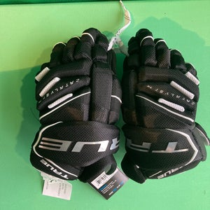 Black New Junior True Catalyst 7x Gloves 10"