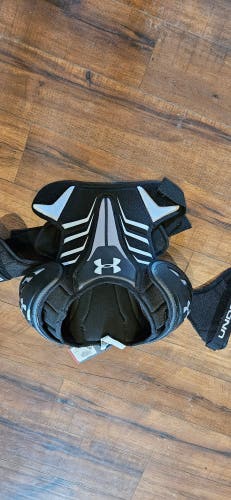 New Medium Youth Under Armour Strategy Shoulder Pads