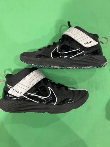 Used Youth Nike Trout Turfs (Size 5.5Y)