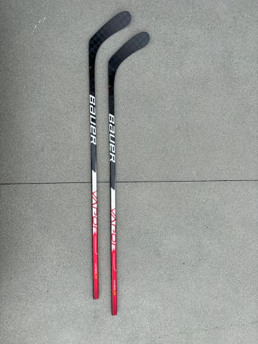 Used Senior Bauer Right Handed Pro Stock Vapor Hyperlite Hockey Stick