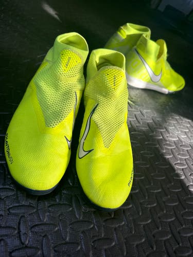 Green Used Men's Nike Indoor Phantom VSN Cleats