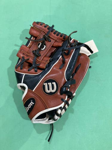 Used Wilson A550 Right Hand Throw Baseball Glove 11.5"