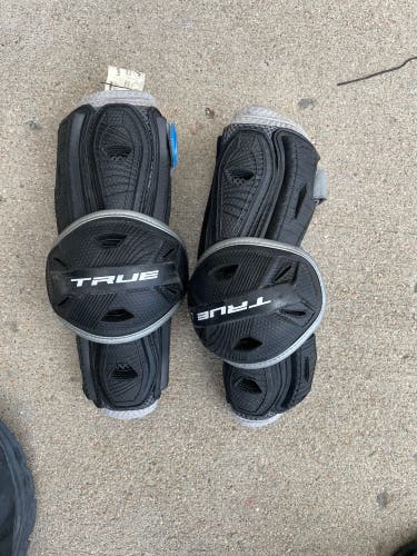 Black True Frequency Arm Pads