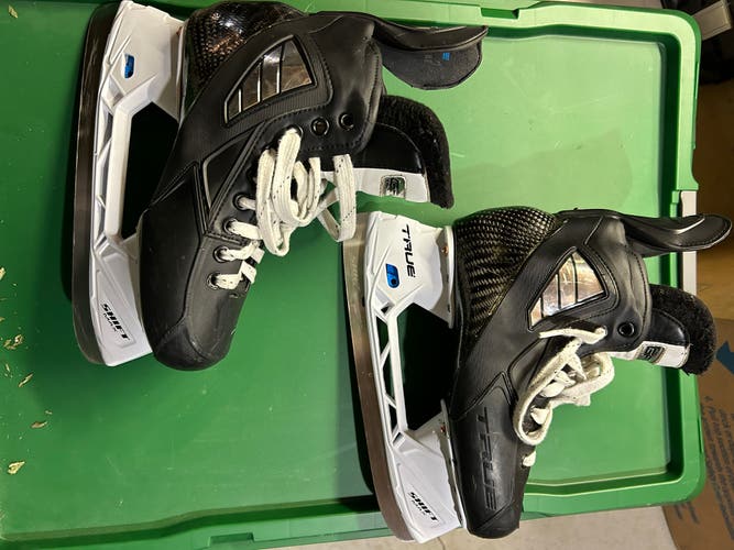 Used Senior True Regular Width  7 Pro Custom Hockey Skates