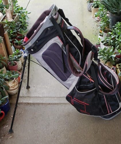 EXCELLENT SUN MOUNTAIN FOUR 5 14 WAY STAND BAG BLACK RED SILVER 9X37" 5.15 LBS