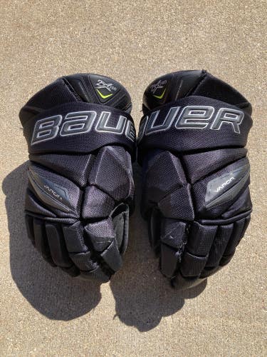 Black Used Junior Bauer Vapor 2X Pro Gloves 14"