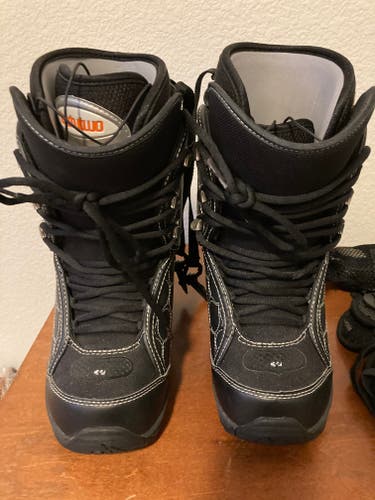New Size 6.0 (Women's 7.0) Women's Thirty Two Snowboard Boots