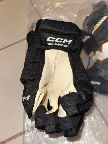 New  CCM 15" Pro Stock HGTKPP Gloves “Michigan Tech”