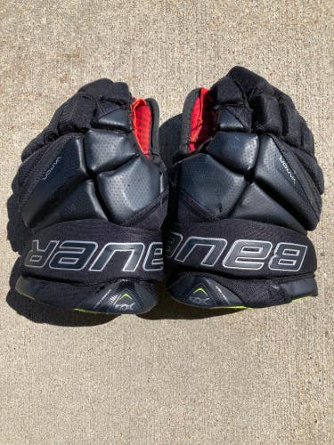 Black Used Junior Bauer Vapor X2.9 Gloves 10"