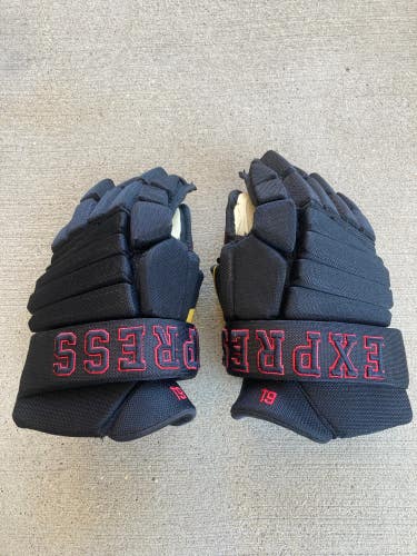 Black Used Junior Northern Express Gloves 13"