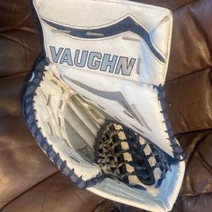 Vaughn V6 2000 Pro goalie glove