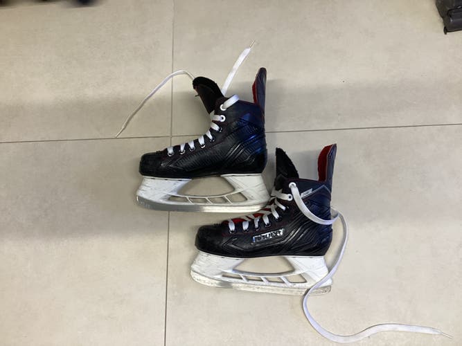 Used Junior Bauer Regular Width  Size 2 Ns Hockey Skates