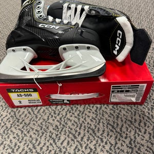 CCM Tacks As-550 size 2 skate