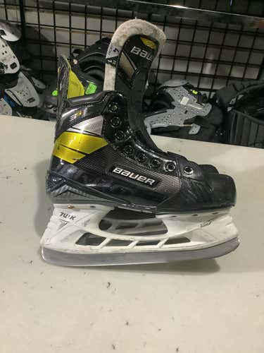 Used Bauer Supreme 3s Intermediate 4.0 Ice Hockey Skates