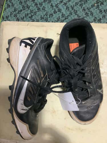 Used Nike Cleats Senior 5 Baseball And Softball Cleats