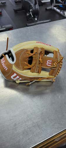Wilson A2000 12" Fielders Gloves