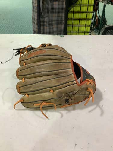 Used Wilson 1787 11 3 4" Fielders Gloves