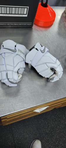 Used Nike Vapor Md Men's Lacrosse Gloves