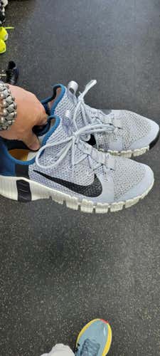 Used Nike Senior 10.5 Running Shoes
