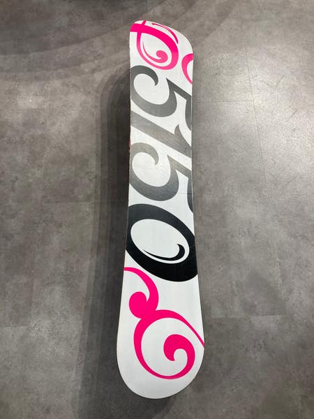 burton 5150 empress snowboard Mini + FF1000 (White) Bindings - Youth Flat Top Bend Provides stability and continuous edge control with a catch Used 5150 Empress 148 CM