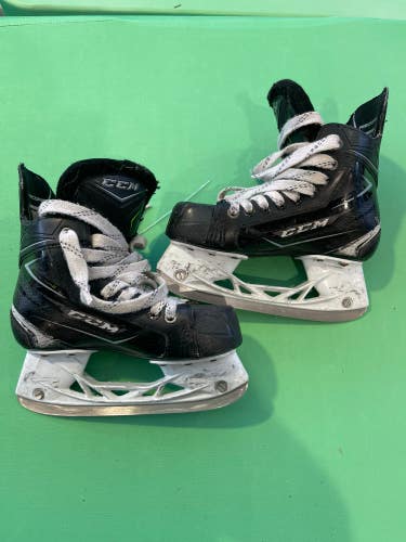 Used Junior CCM RibCor Silver Hockey Skates Regular Width Size 1.5