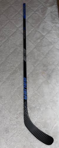 New Intermediate Bauer Right Handed P92 Team Nexus Hockey Stick