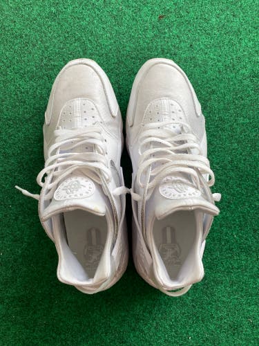 used size 11 nike air huarache