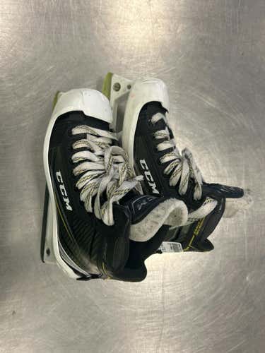 Used Ccm 9060 Junior 03.5 Goalie Skates