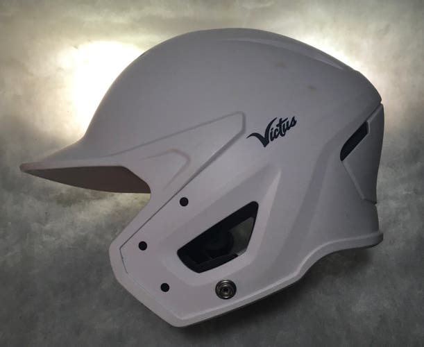 (1)Victus Helmet Team Senior (7”-7 5/8”)