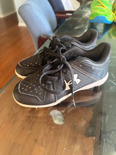 Black Used Unisex Under Armour Molded Cleats Cleats
