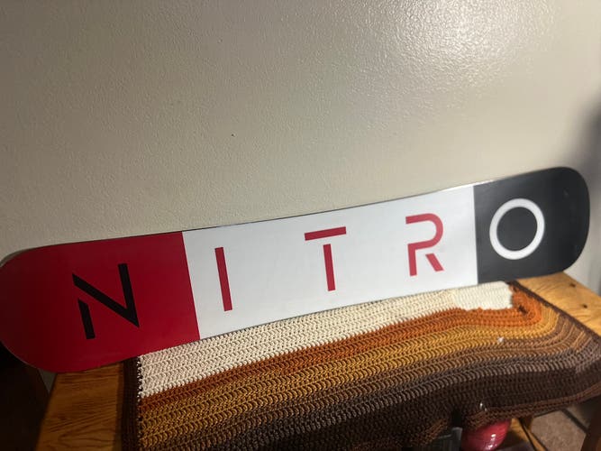 Nitro 157 Team snowboard W/ Now Pilot Bindings Lrg