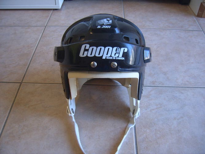 Great Vintage Condition 1990s Cooper SK2001 Helmet sz Small Black