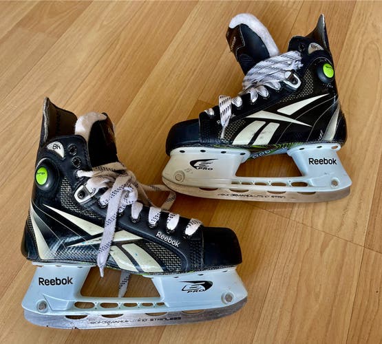 Reebok 8 K hockey skates size 4 D like new