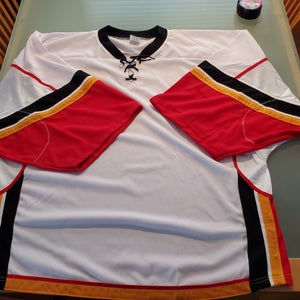 GOALIE CUT Calgary Flames style GOALIE CUT New XXXL (60G) Jersey