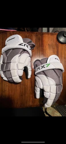 Lacrosse gloves medium