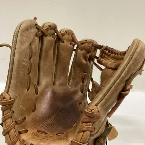 Used Nokona American Made 11 1 2" Fielders Gloves