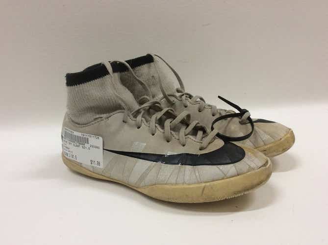 Used Nike Junior 01.5 Indoor Soccer Indoor Shoes