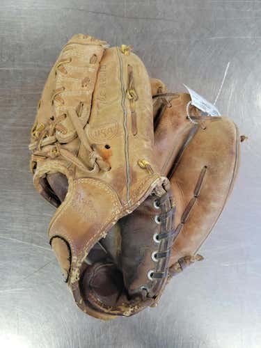 Used Wilson A2610 12" Fielders Gloves