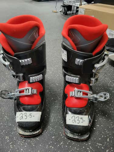 Used Salomon Ski Boots 235 Mp - J05.5 - W06.5 Boys' Downhill Ski Boots