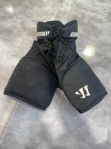 Used Youth XL Warrior Covert QRE10 Hockey Pants
