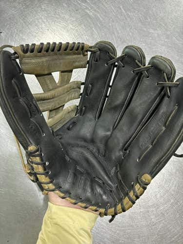 Used Wilson A 2000 12 3 4" Fielders Gloves