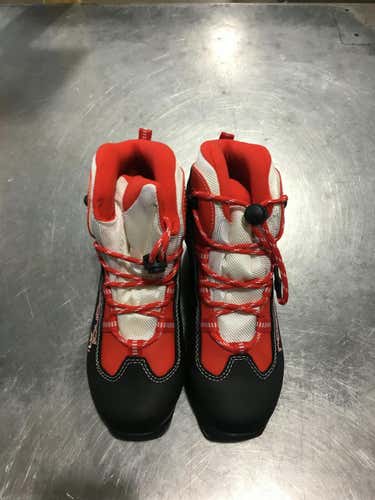Used Rossignol Yt-12 Cross Country Ski Boys Boots