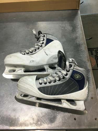 Used Ccm Tacks 852 Junior 04 Goalie Skates