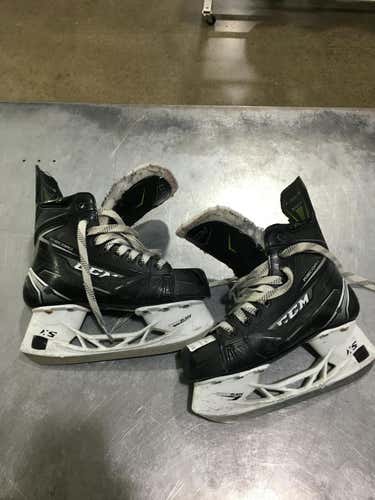 Used Ccm Ribcore 76k Junior 02.5 Ice Hockey Skates