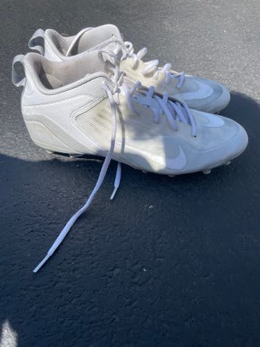 White Nike Cleat. Size 11.5