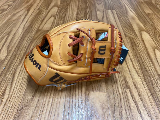 New  Infield 11.75" A2000 Baseball Glove